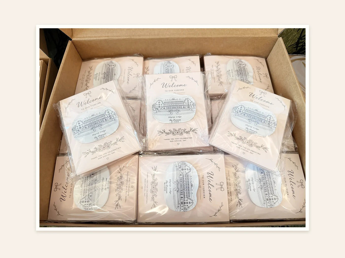 Individually packaged custom acrylic wedding favor magnets